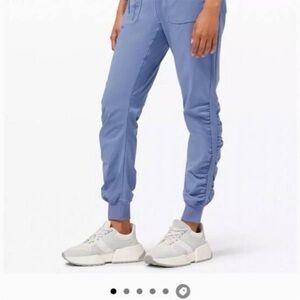 Lululemon Women's Beyond the Studio Joggers - Size 4 - NWOT